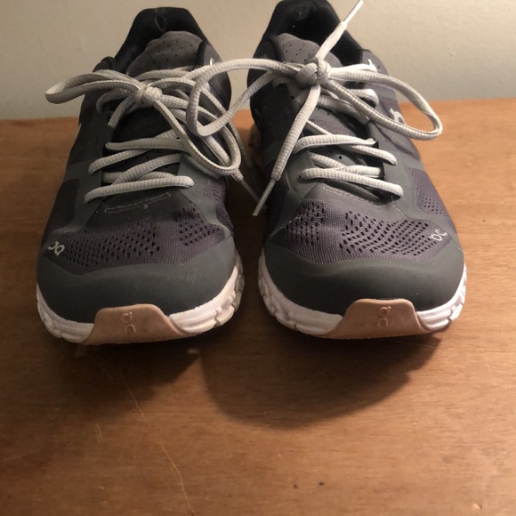 On Running Cloud sneakers - Picture 2 of 6